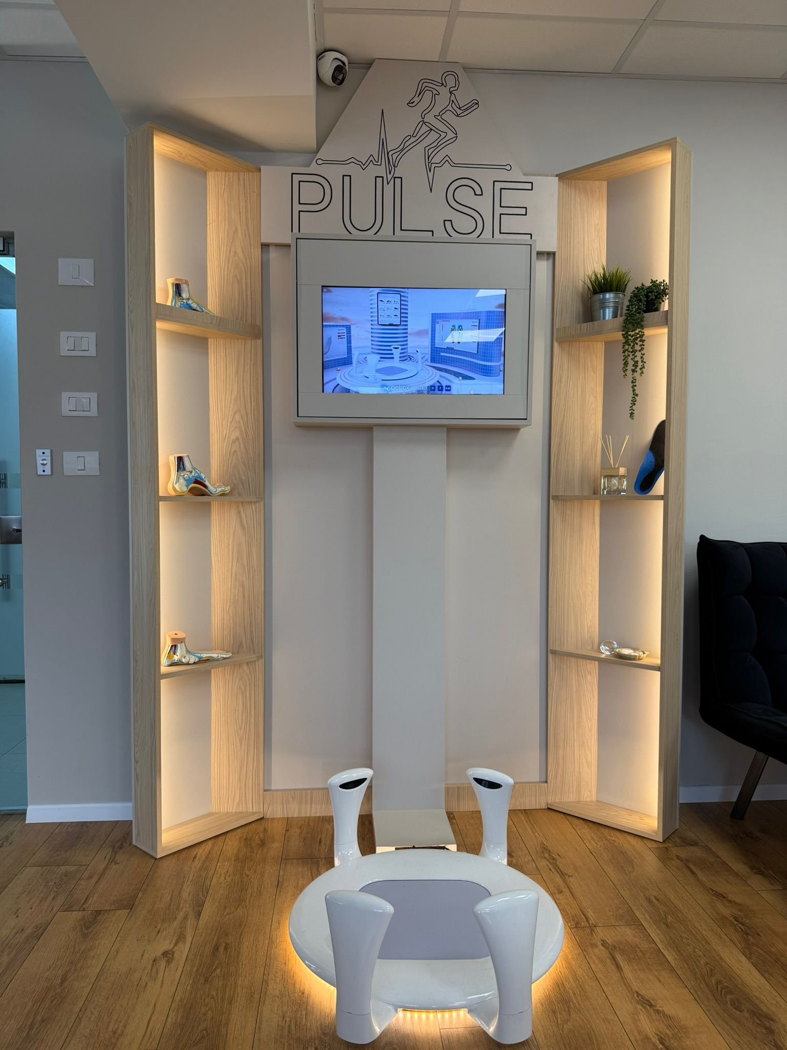 עמדת סריקת מדרסים תלת-ממד בפולס פיזיותרפיה גני תקווה — Aetrex Albert 2 Pro